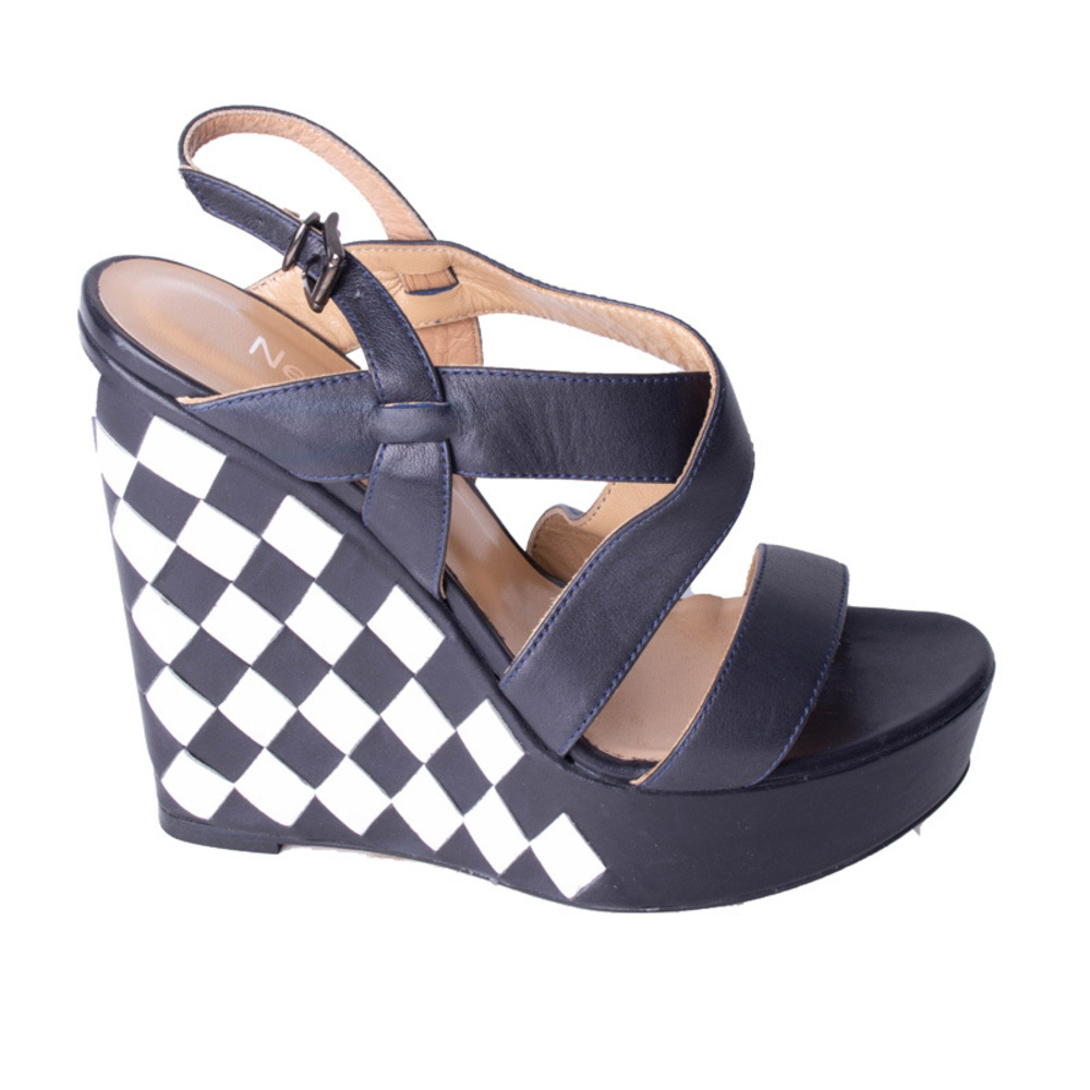 NETWORK BLACK & WHITE PLATFORM SANDALS | WOMENS SIZE 38